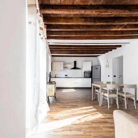 Giano Host - Gozzano, Simple Pleasures Apartment Genoa