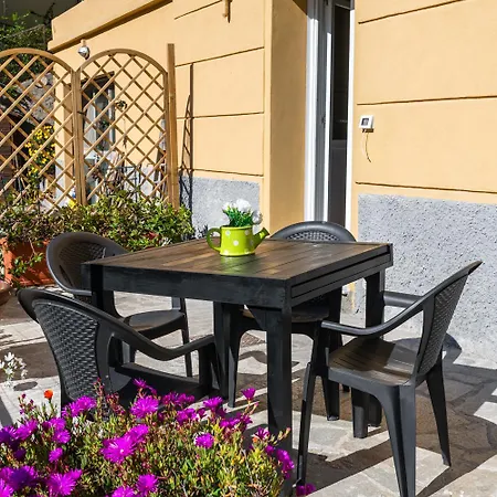 Giano Host - Gozzano, Simple Pleasures Apartment Genoa